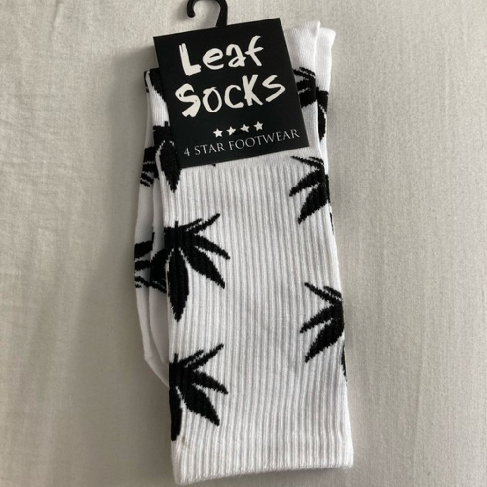 420 Weed Leaf Socks Adult